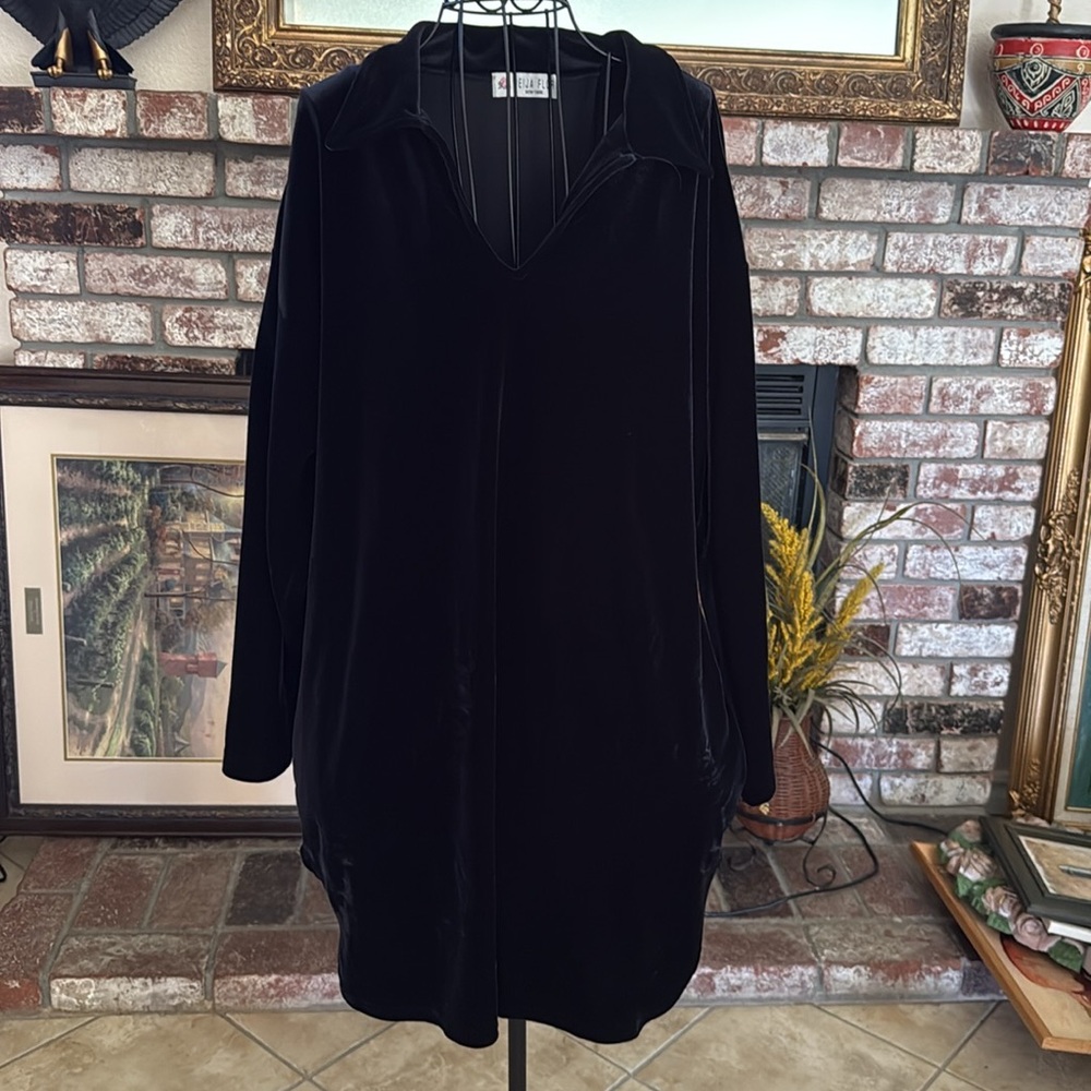 Vintage 90s Beija Flor Womens Velvet Point Collar
Shirttail Hem Shirt Dress